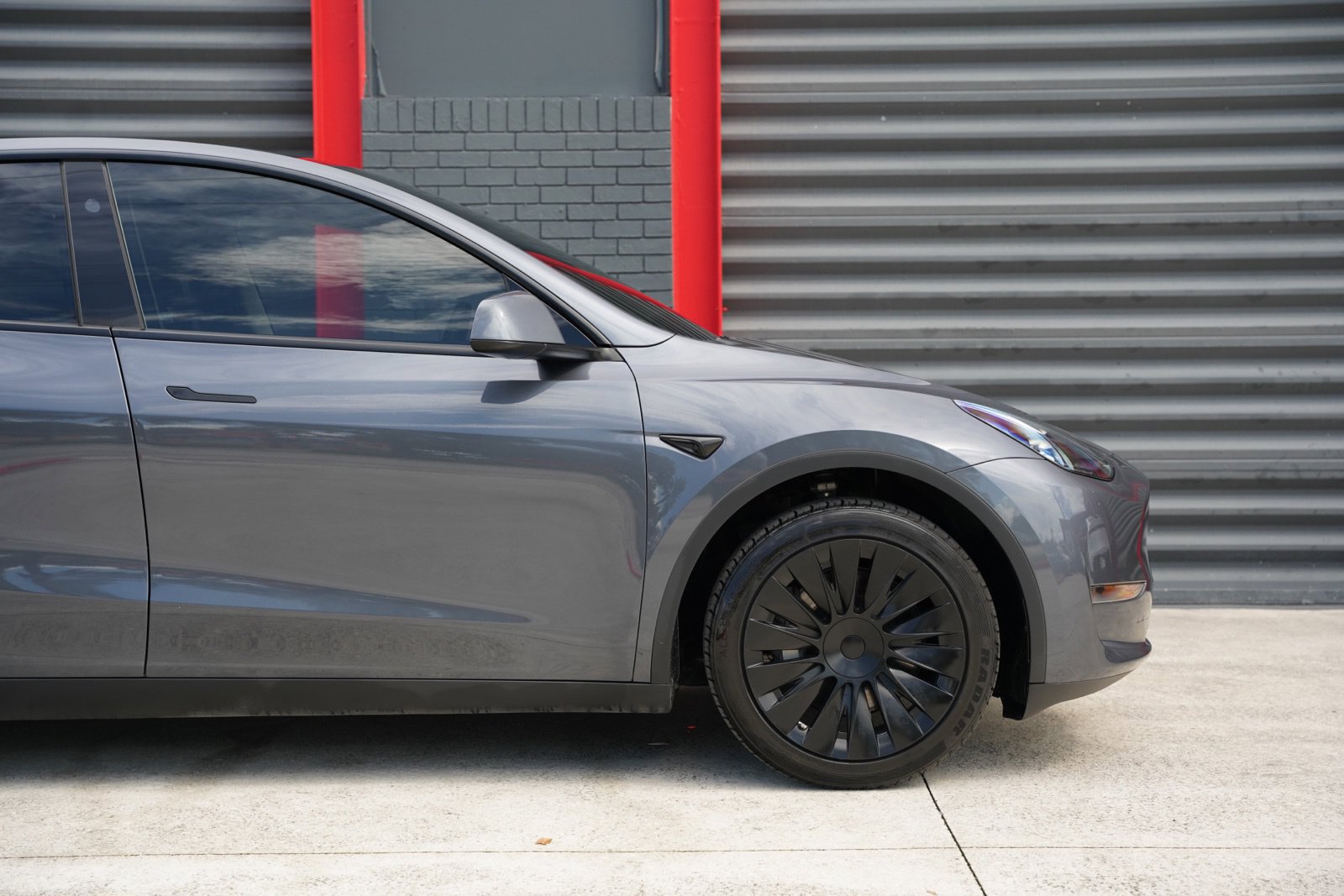 Used 2023 Tesla Model Y 2WD image 11