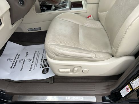 Used 2018 Lexus GX 460 Luxury w/ Preferred Accessory Package image 17