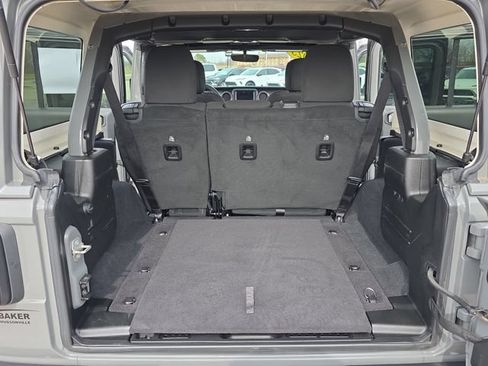 Used 2023 Jeep Wrangler Unlimited Sport AWD/4WD image 12
