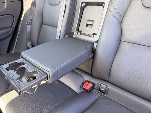 Certified 2025 Volvo XC60 B5 Plus image 32