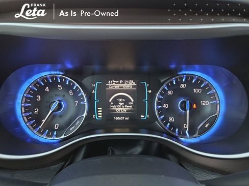 Used 2017 Chrysler Pacifica Touring-L w/ Tire & Wheel Group image 24