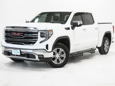 Used 2022 GMC Sierra 1500 SLT AWD/4WD image 1