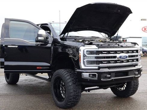 Used 2024 Ford F350 Platinum w/ Tremor Off-Road Package AWD/4WD image 37