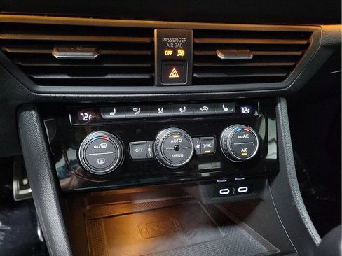 Used 2023 Volkswagen Jetta GLI Autobahn image 14