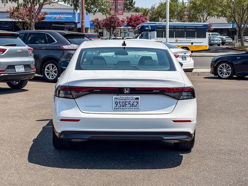 Used 2025 Honda Accord SE image 3