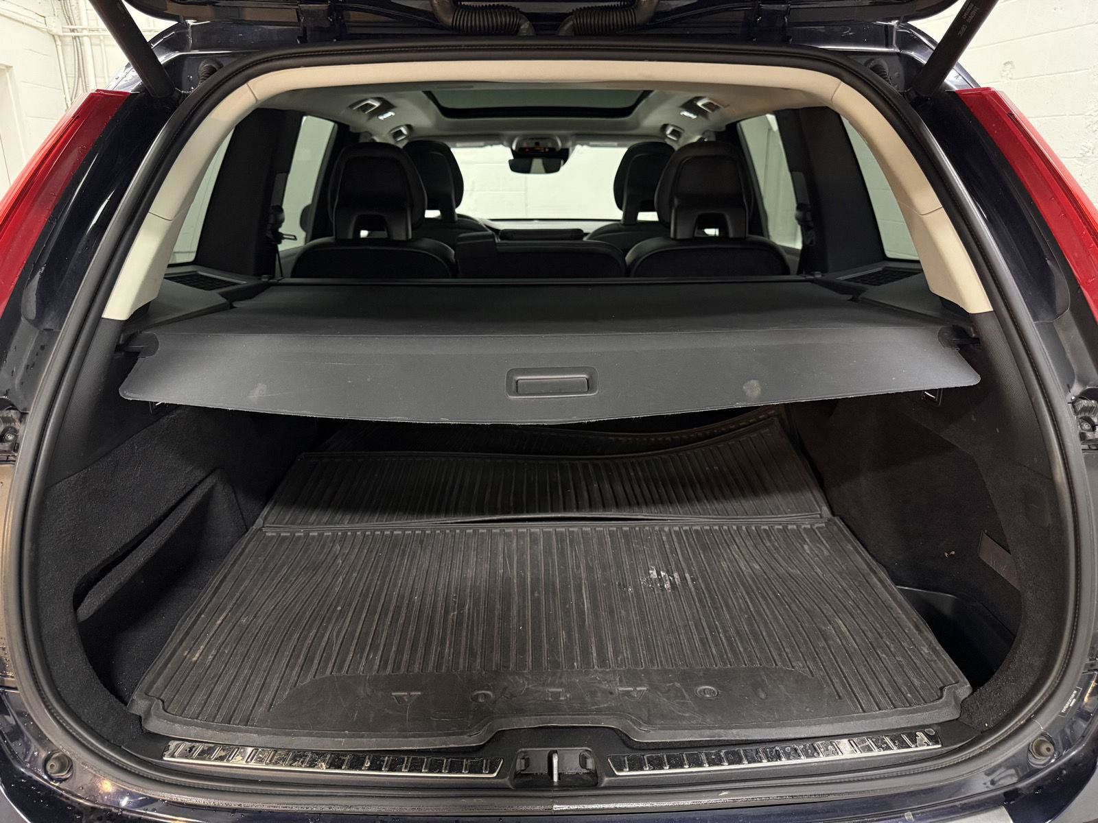 Used 2017 Volvo XC90 T5 Momentum w/ Vision Package FWD image 37