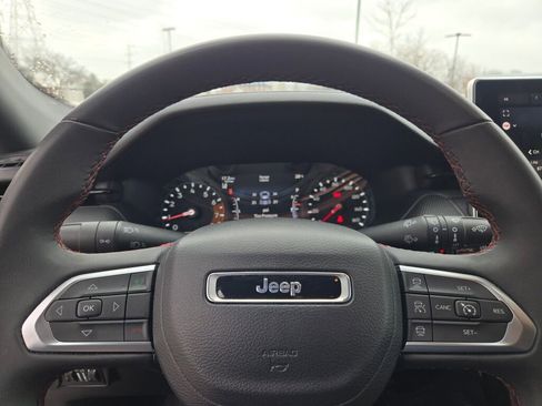 Used 2024 Jeep Compass Trailhawk image 33