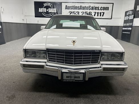 Used 1991 Cadillac De Ville Sedan FWD image 2