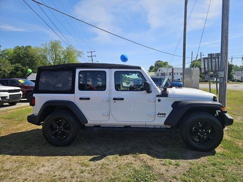 Used 2019 Jeep Wrangler Unlimited Sport AWD/4WD image 4