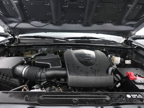 Used 2019 Toyota Tacoma SR5 image 23