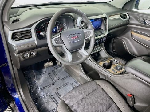 Used 2023 GMC Acadia SLE w/ Driver Convenience Package image 9