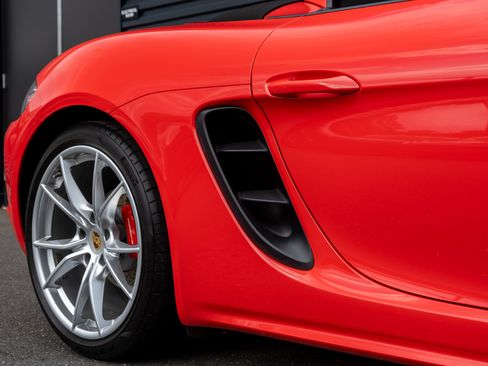 Certified 2017 Porsche 718 Boxster S RWD image 18