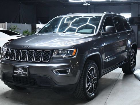 Used 2019 Jeep Grand Cherokee Laredo w/ 18" Wheel & 8.4" Radio Group image 5