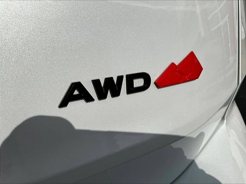 Used 2025 Nissan Rogue SV AWD/4WD image 26