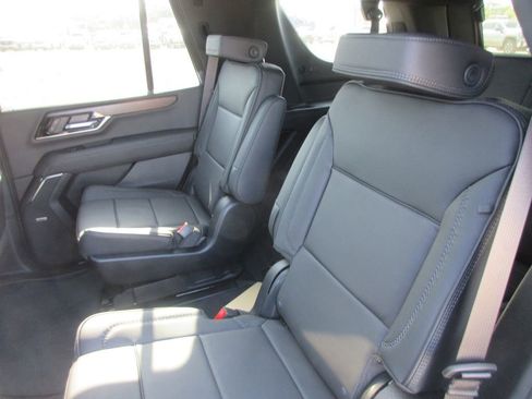 New 2026 GMC Yukon Denali w/ Denali Reserve Package AWD/4WD image 12
