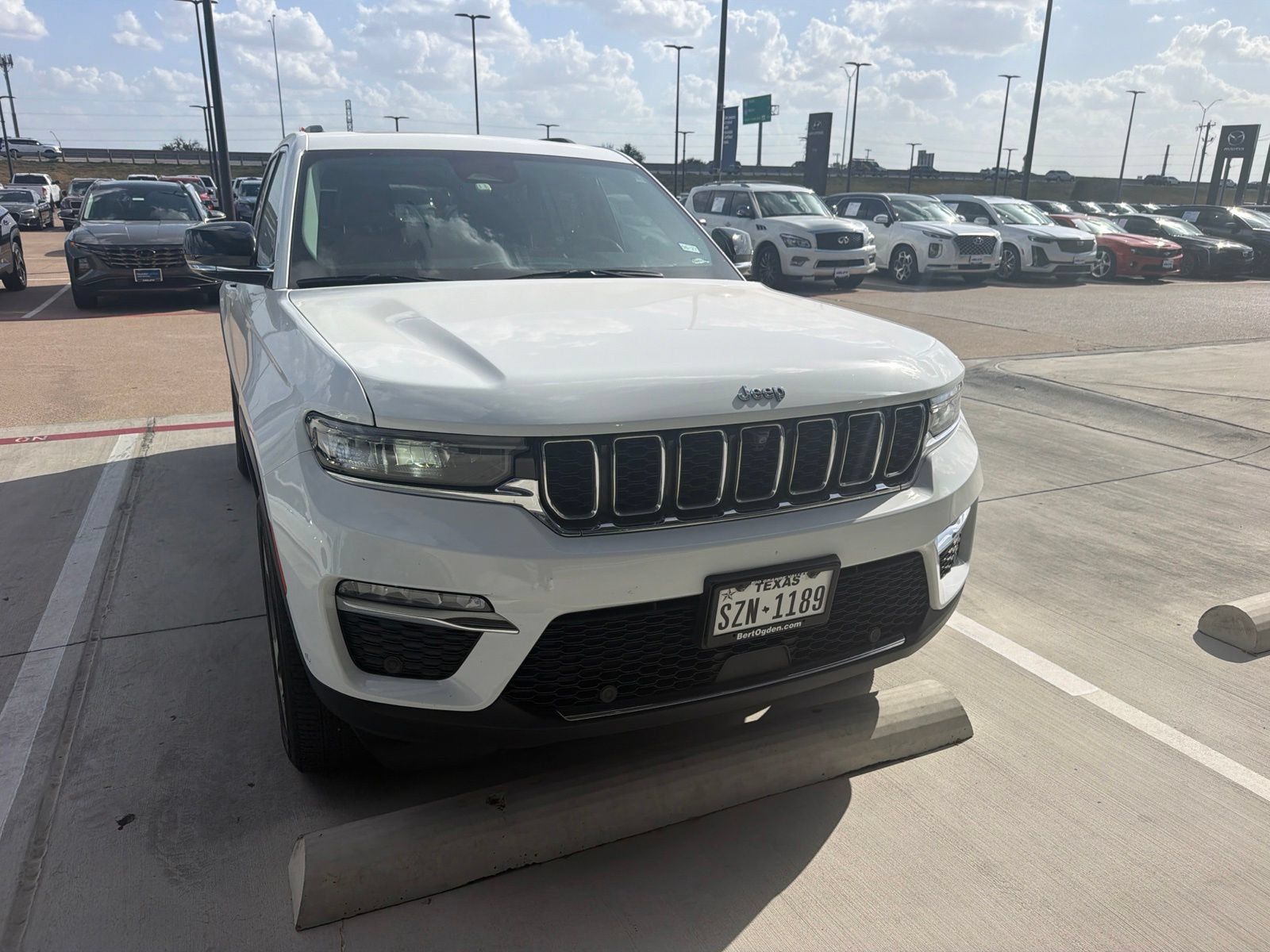 Used 2023 Jeep Grand Cherokee 4WD 4xe w/ Luxury Tech Group II image 3