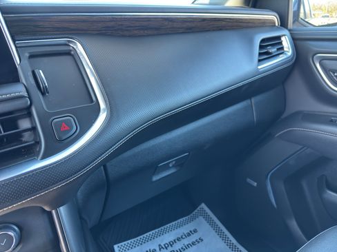 Used 2022 Chevrolet Suburban Premier image 38