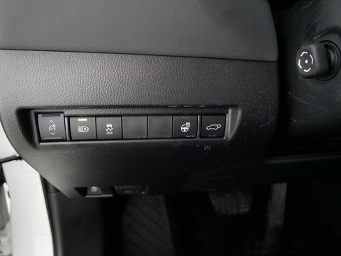 Used 2021 Toyota Venza XLE w/ Softex Package image 26