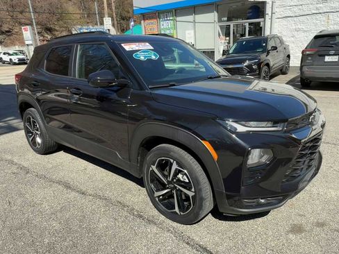 Certified 2023 Chevrolet TrailBlazer RS w/ Convenience Package image 2