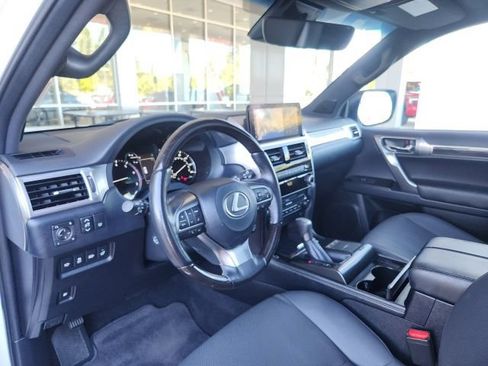 Used 2022 Lexus GX 460 Premium w/ Premium Package AWD/4WD image 15