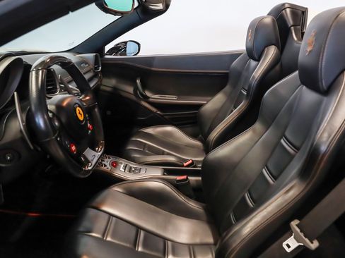 Used 2013 Ferrari 458 Spider RWD image 32