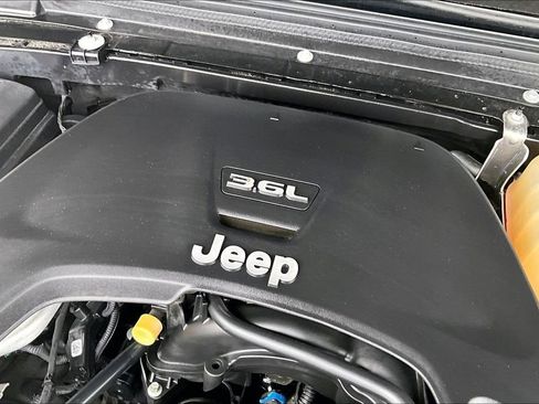 Used 2020 Jeep Wrangler Unlimited Sport S AWD/4WD image 36