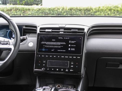 Certified 2023 Hyundai Tucson Limited FWD image 17