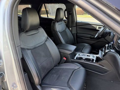 Used 2022 Ford Explorer ST AWD/4WD image 41