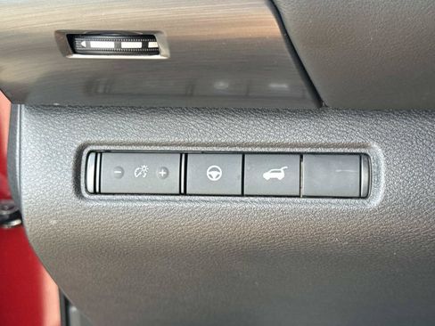 Certified 2024 Nissan Pathfinder SL FWD image 34