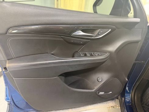Used 2022 Buick Envision Essence w/ Technology Package I FWD image 10