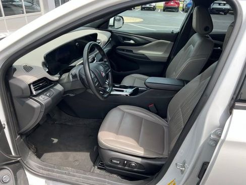 Used 2025 Buick Envista Avenir FWD image 6