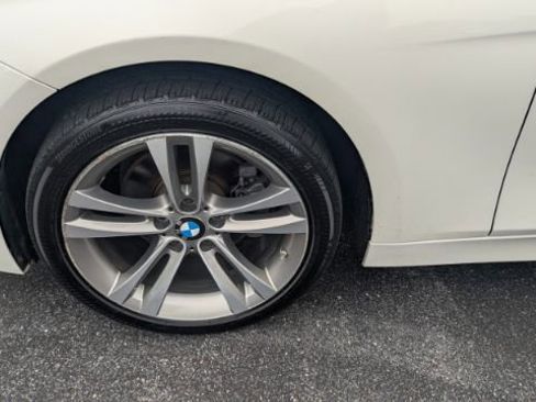 Used 2018 BMW 330i xDrive Sedan AWD/4WD image 9