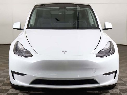Used 2023 Tesla Model Y Long Range image 12