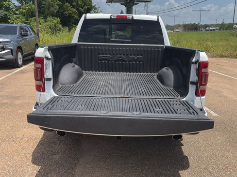 Used 2022 RAM 1500 Laramie AWD/4WD image 4