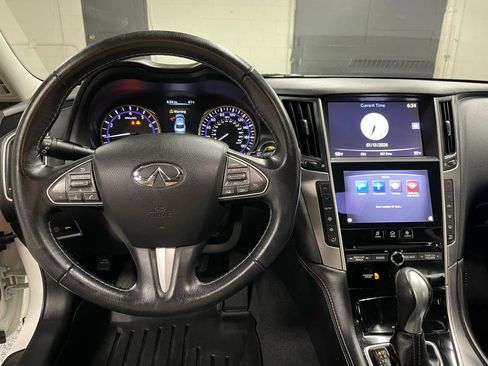 Used 2017 INFINITI Q50 2.0t w/ Moonroof Package image 13