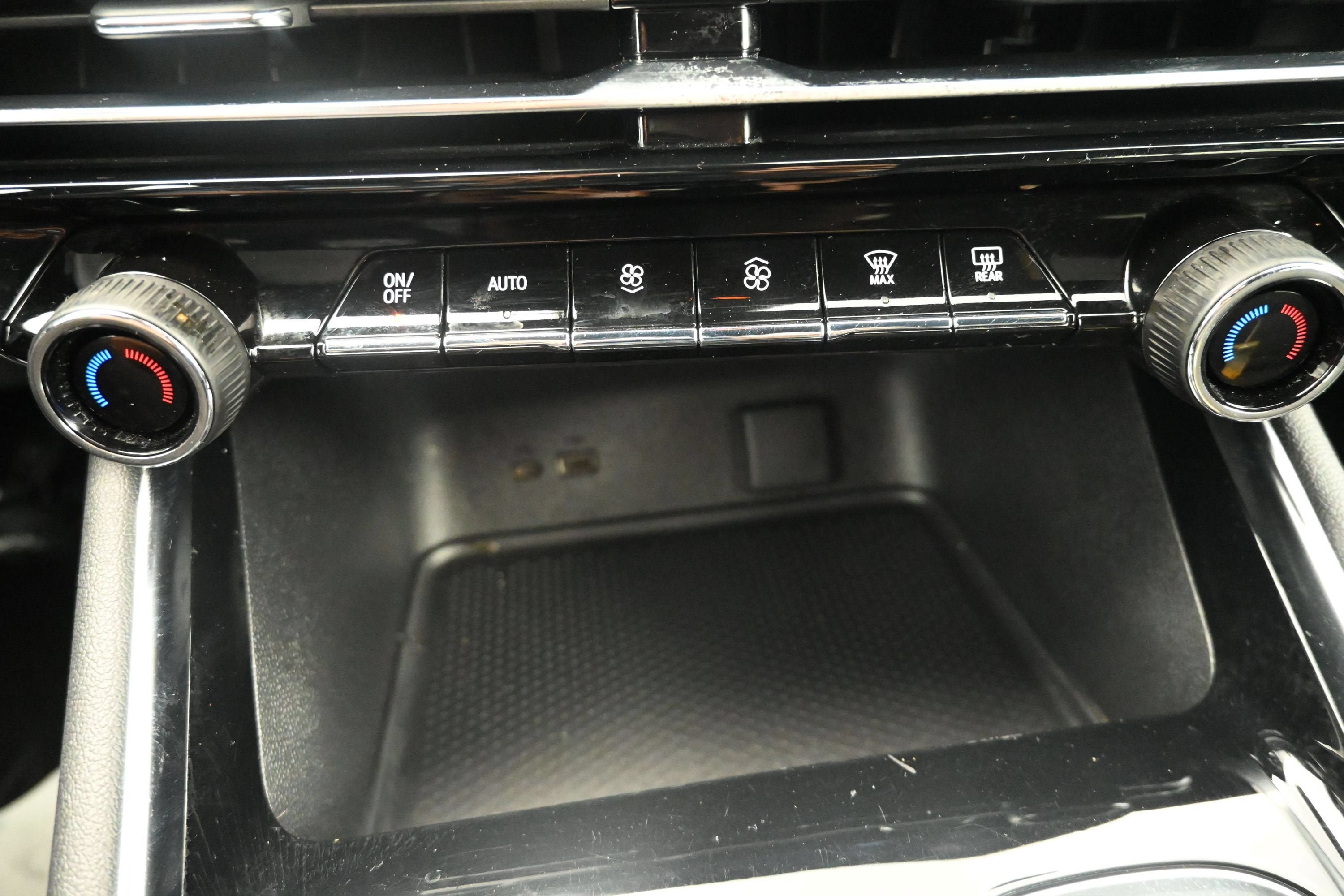 Certified 2024 Chevrolet Traverse LS FWD image 17