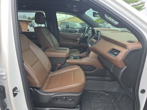 Used 2024 Chevrolet Suburban High Country AWD/4WD image 25