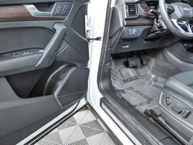 Used 2024 Audi Q5 2.0T Premium w/ Convenience Package AWD/4WD image 7