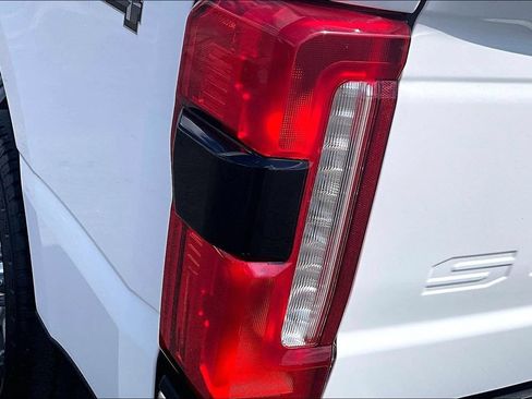 Used 2024 Ford F250 Lariat AWD/4WD image 32
