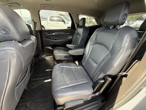 Used 2018 Buick Enclave Essence image 29