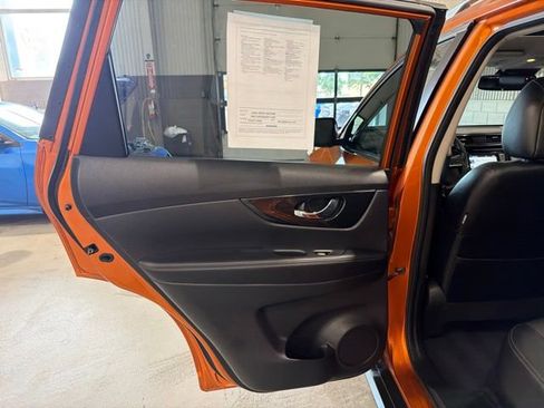 Certified 2017 Nissan Rogue SL w/ SL Premium Package AWD/4WD image 11