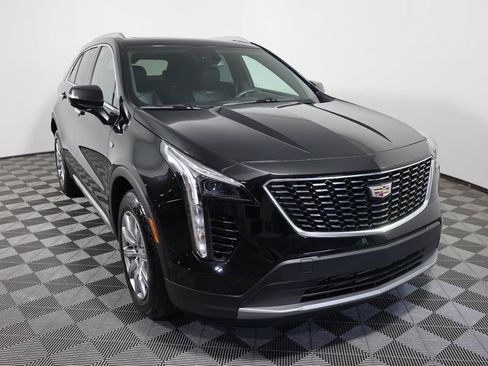 Used 2023 Cadillac XT4 Premium Luxury FWD image 4