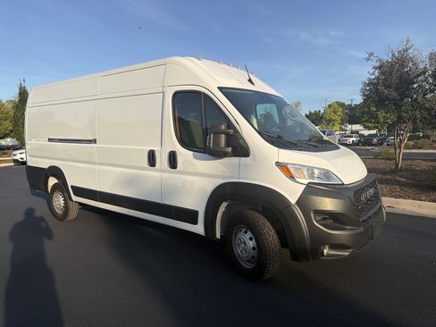 Used 2023 RAM ProMaster 3500 w/ Driver Convenience Group FWD image 2