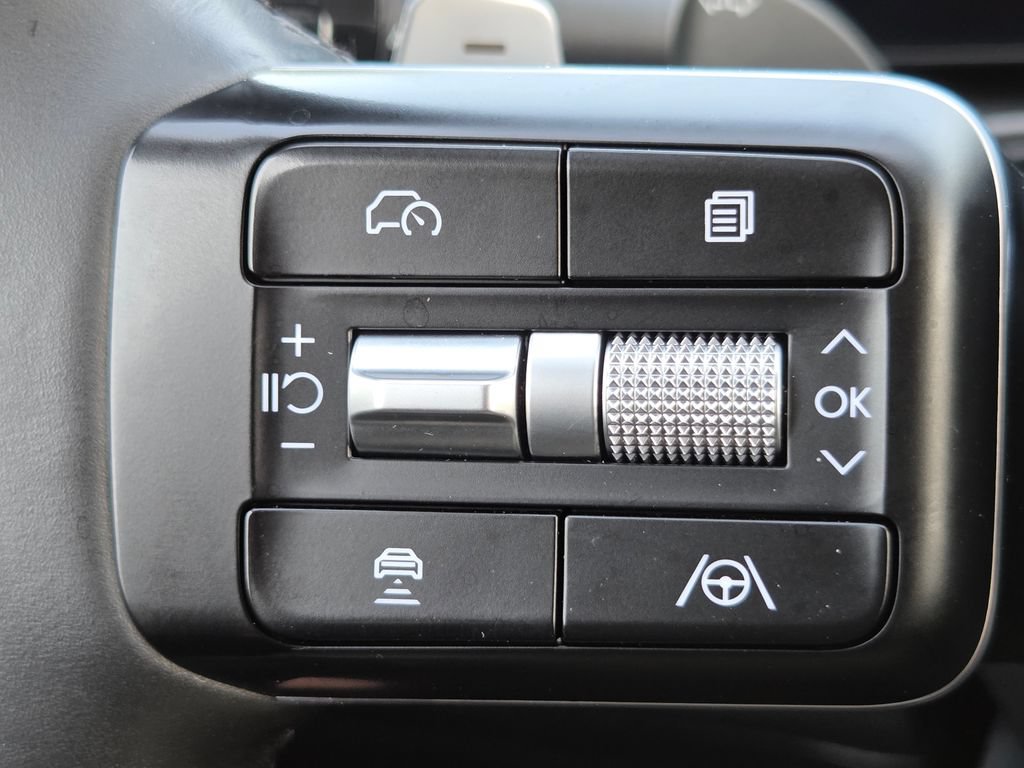 Used 2024 Hyundai Santa Fe SE AWD/4WD image 9