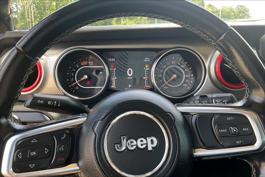 Used 2020 Jeep Wrangler Unlimited Sahara AWD/4WD image 13
