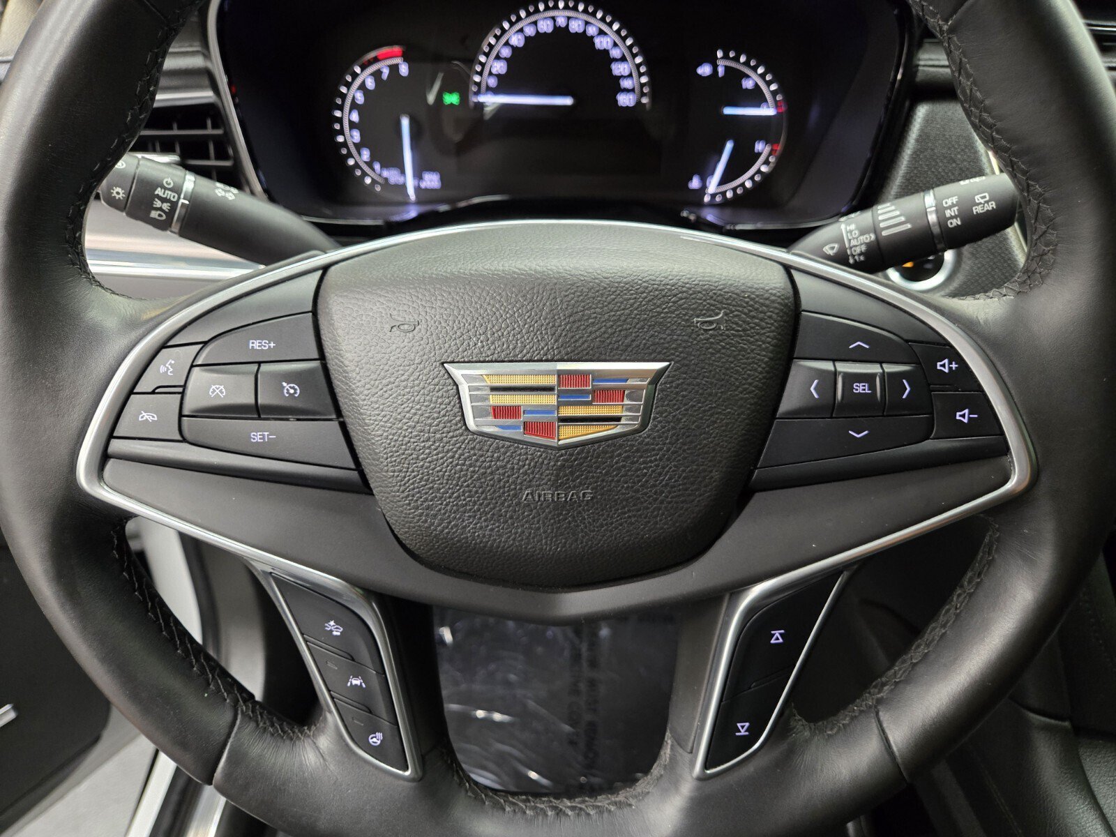 Used 2017 Cadillac XT5 Luxury w/ Driver Awareness Package AWD/4WD image 17