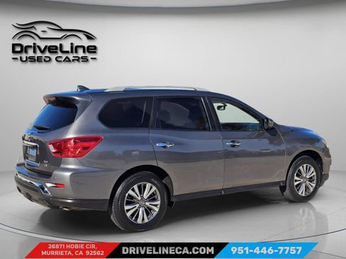 Used 2019 Nissan Pathfinder SV image 11