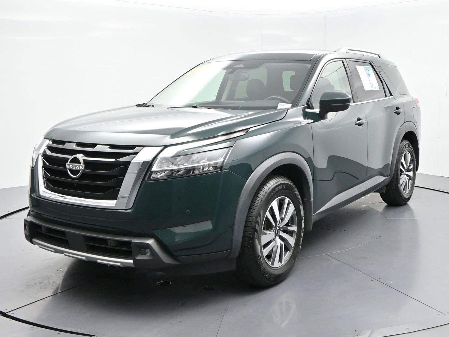 Used 2022 Nissan Pathfinder SL w/ Cargo Package AWD/4WD image 3