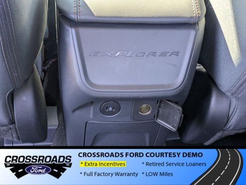 New 2025 Ford Explorer Active image 28