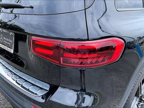 Used 2024 Mercedes-Benz GLB 250 image 18